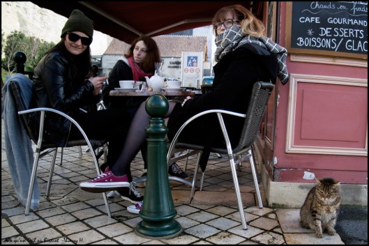n'a qu'un oeil au bistrot